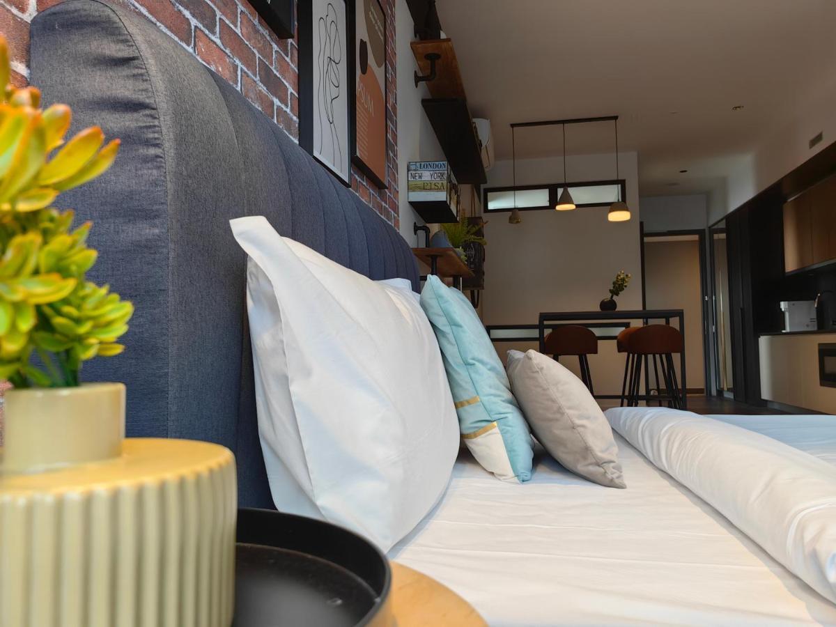 Scarletz Suites Klcc By De Harlequins Guesthouse Kuala Lumpur Luaran gambar